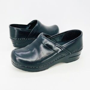 Dansko Professional Clogs Black Leather Women’s Size Euro 36 = US 5.5 - 6